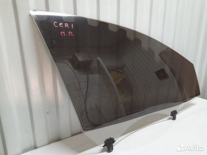 Стекло двери передней правой Kia Cerato TD