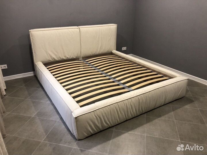 Кровать двухспальная