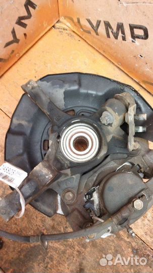 Ступица передняя правая Toyota Kluger MCU20 1MZ-FE