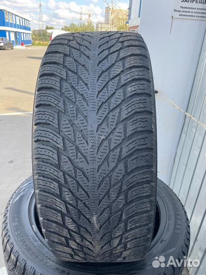 Nokian Tyres Hakkapeliitta R3 SUV 285/45 R22