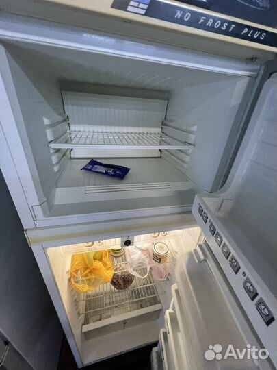 Холодильник Whirpool