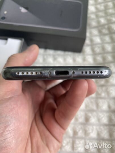 iPhone 8, 64 ГБ