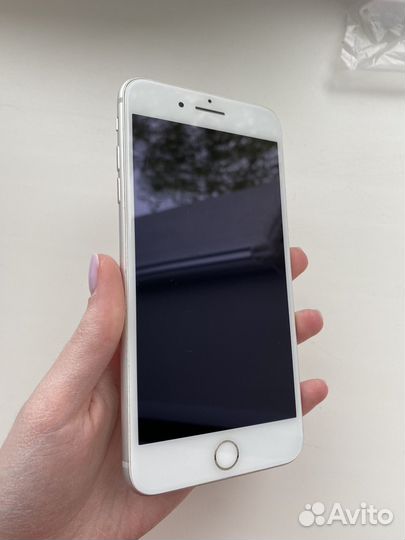 iPhone 8 Plus, 64 ГБ