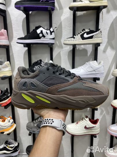 Adidas Yeezy boost 700v2