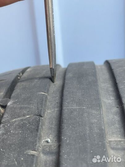 Pirelli P Zero 225/35 R20 и 255/30 R20 92Y