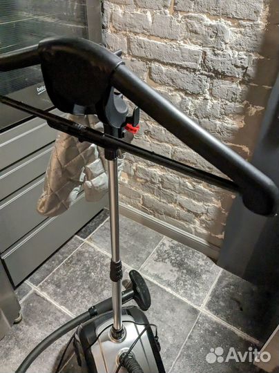 Отпариватель для одежды вертикальный