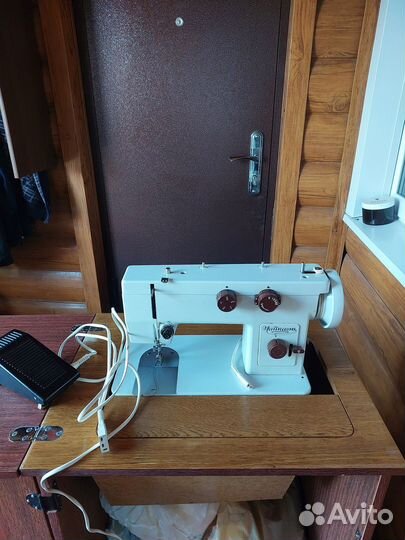 Швейная машинка продам