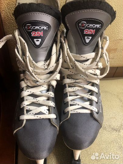 Коньки хоккейные