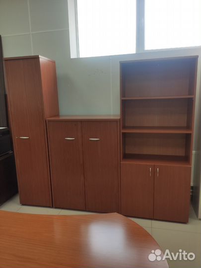 Столы и шкафы в офис