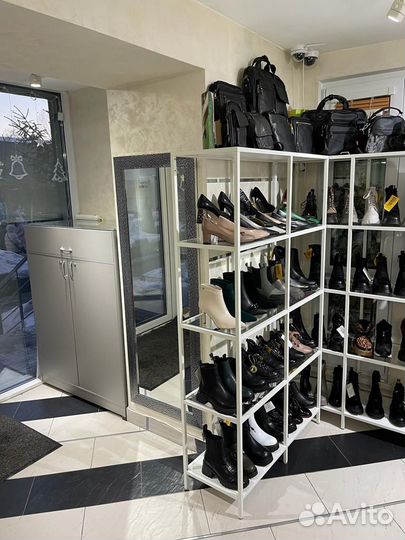 Магазины женской обуви и кожгалантереи