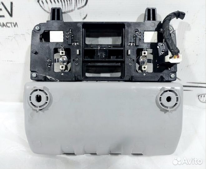 Плафон салонный i30 2012-2017 передний С очечником