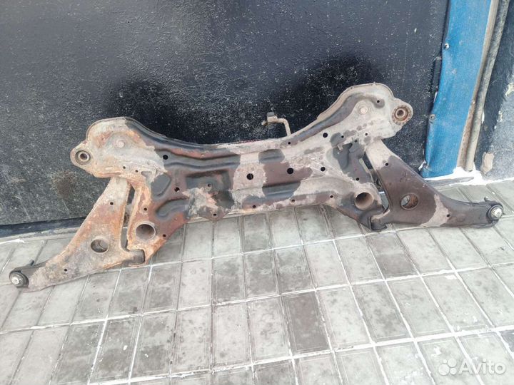 Передний подрамник с рычагами Mitsubishi Galant 9