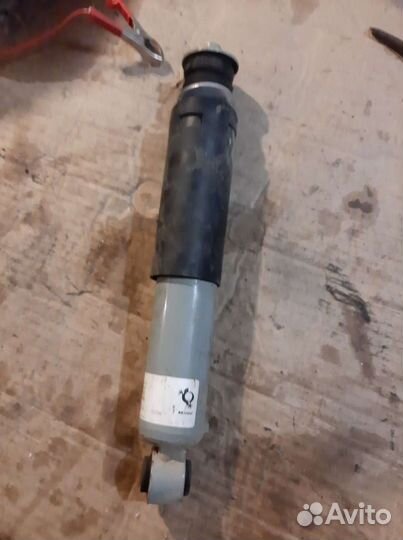 Стойки амортизатора передние на шевролет нива