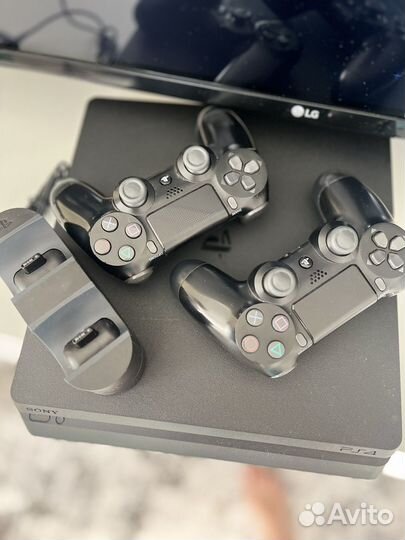 Игровая приставка ps4 slim