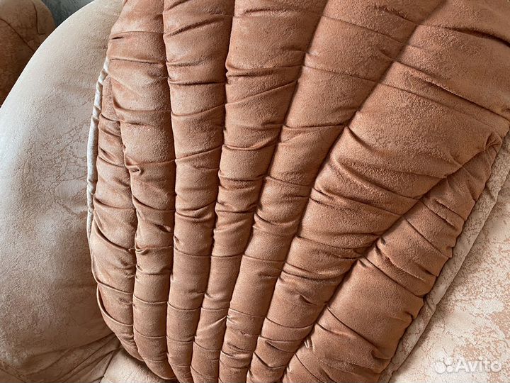 Диван и два кресла