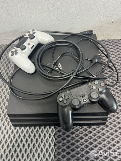 Sony PS4 pro 1 tb 2 джостика ориг