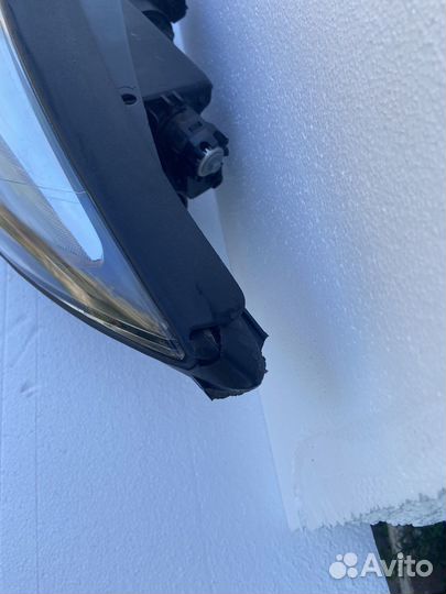 Фара левая Kia Sportage 3 с дхо