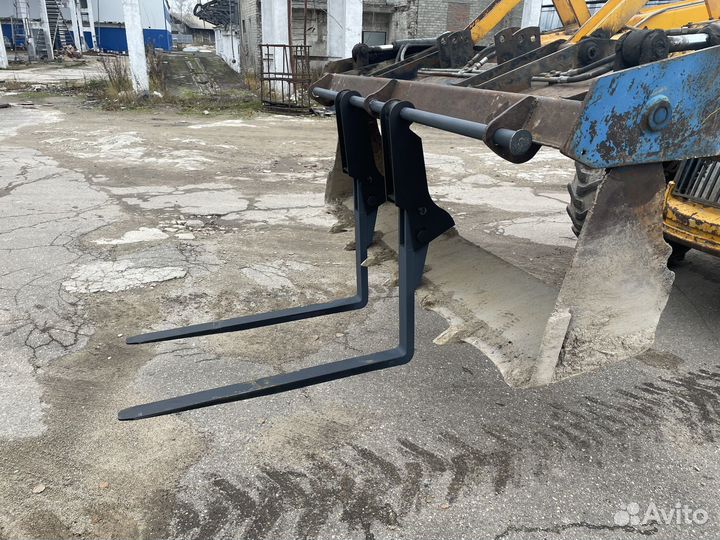 Вилы откидные для экскаватора погоузчика JCB 4 c x