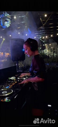 Музыкант Dj диджей