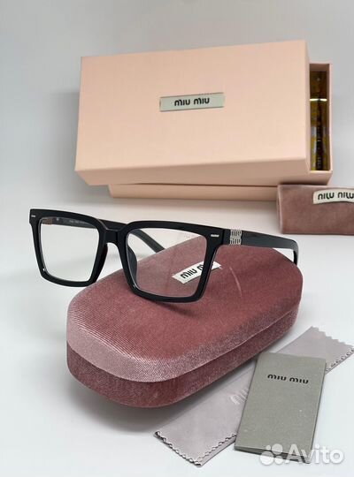 Солнцезащитные очки miu miu