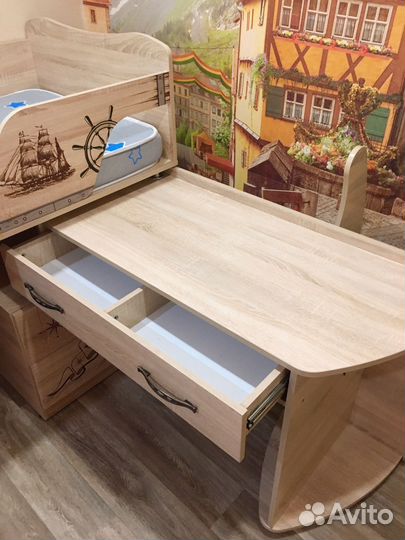 Детская кровать чердак со столом и шкафом