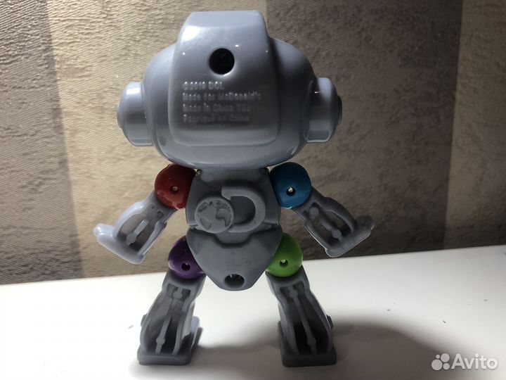 Игрушка из макдоналдс, робот
