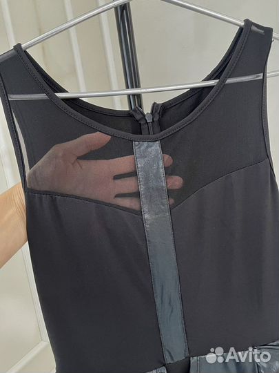 Платье с баской