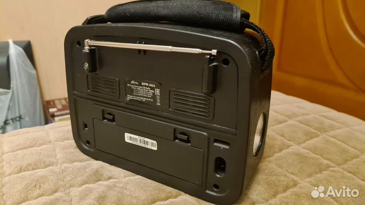 Приёмник ретро Ritmix Rpr-065 USB фонарь АКБ