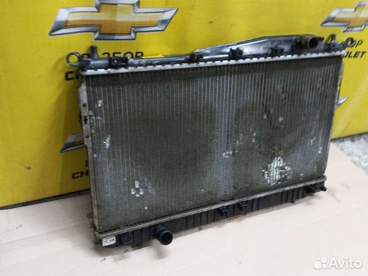Радиатор двигателя Шевроле Эпика