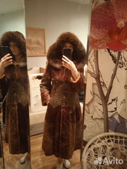Шуба мутоновая с капюшоном