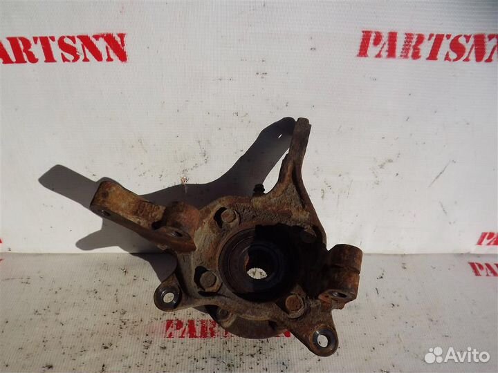 Кулак передний правый Митсубиши Грандис