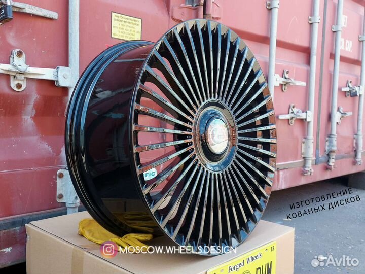 Кованые диски R22 на Lexus LX J300