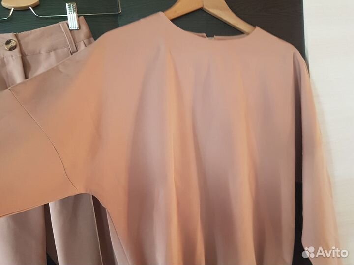 Брючный костюм женский 42 44