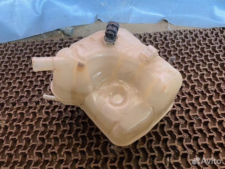 Бачок расширительный Инсигния Opel Insignia