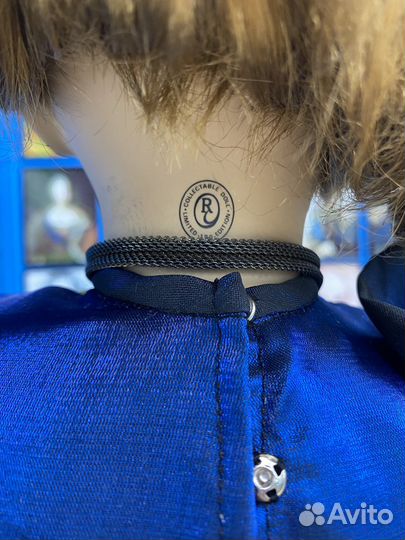 Коллекционная фарфоровая кукла