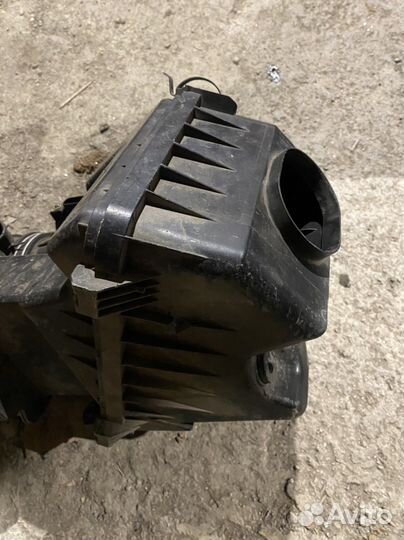 Корпус воздушного фильтра mitsubishi galant 8