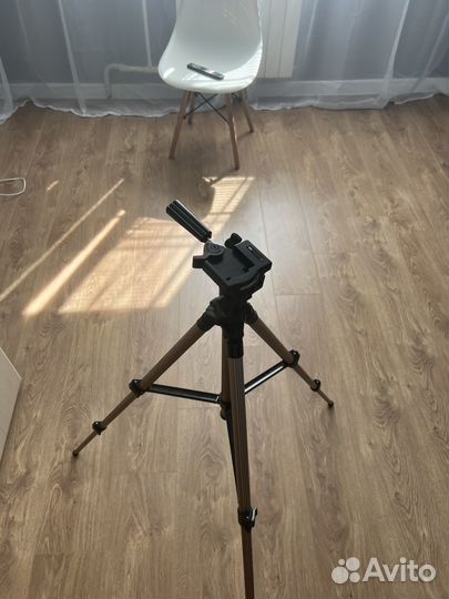 Штатив для фотоаппарата