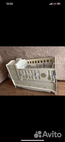 Детская кровать с маятником