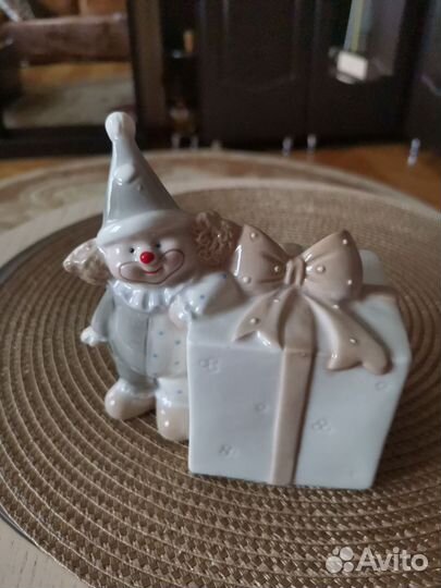 Статуэтка фарфор