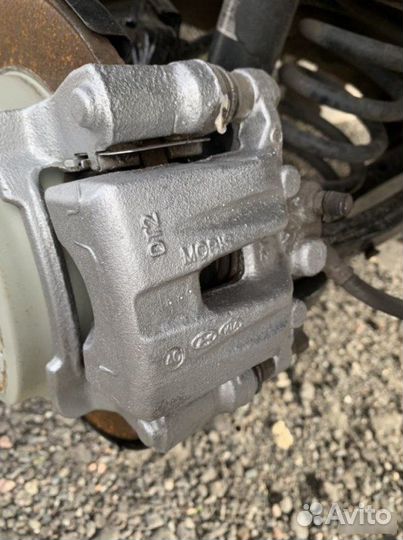 Суппорт задний левый Hyundai Ix35