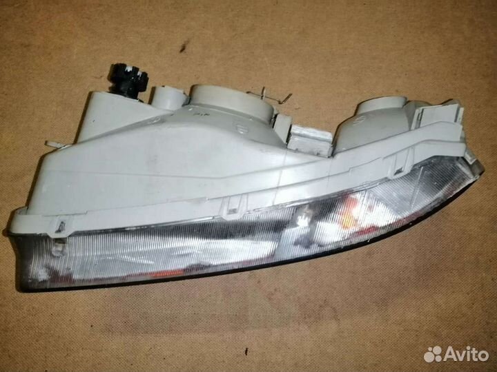 Фара передняя правая Hyundai Accent