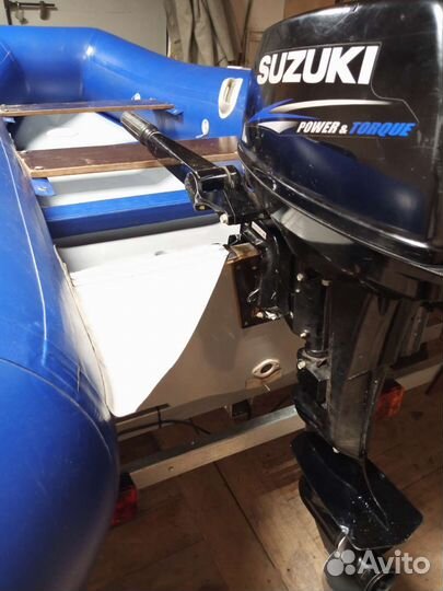 Лодка с мотором