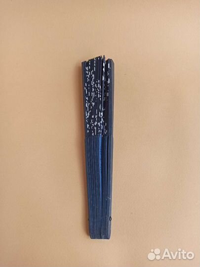 Веер синий с белыми цветочками