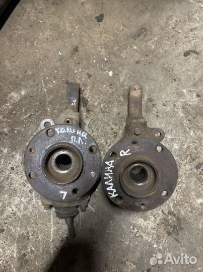 Кулак передний лада калина