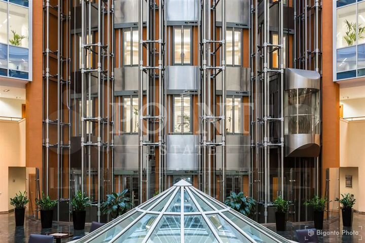 Сдам офисное помещение, 571.92 м²