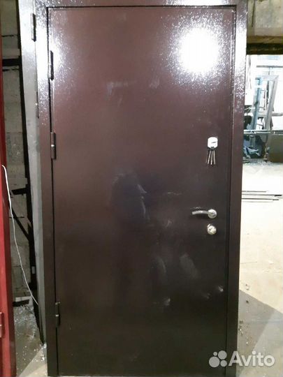 Входные двери в квартиру и дом 220