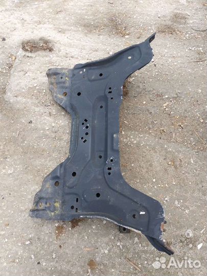 Подрамник peugeot 308