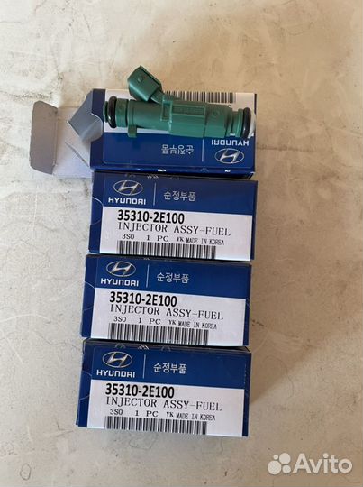 Топливная рампа с форсунками Hyundai Ix35