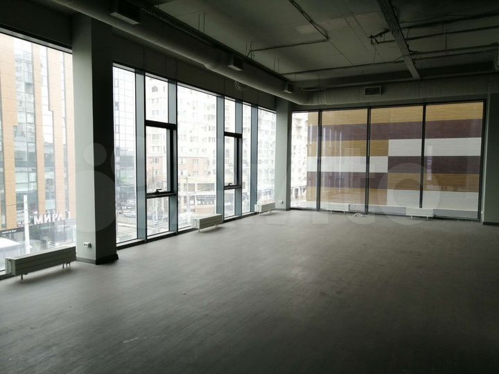 Помещение под бар или ресторан, 705 м²