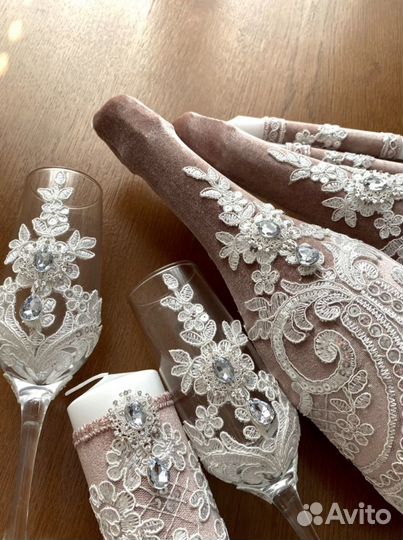 Свадебные бутылки и фужеры